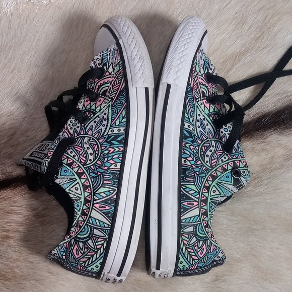 CONVERSE ALL STARS LOW TOPS MANDALA PRINT - Picture 6 of 11